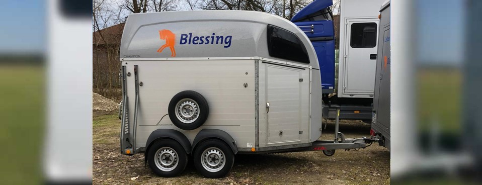 Pferdetransport Blessing - Fuhrpark - Pferdeanhänger Steinsberger